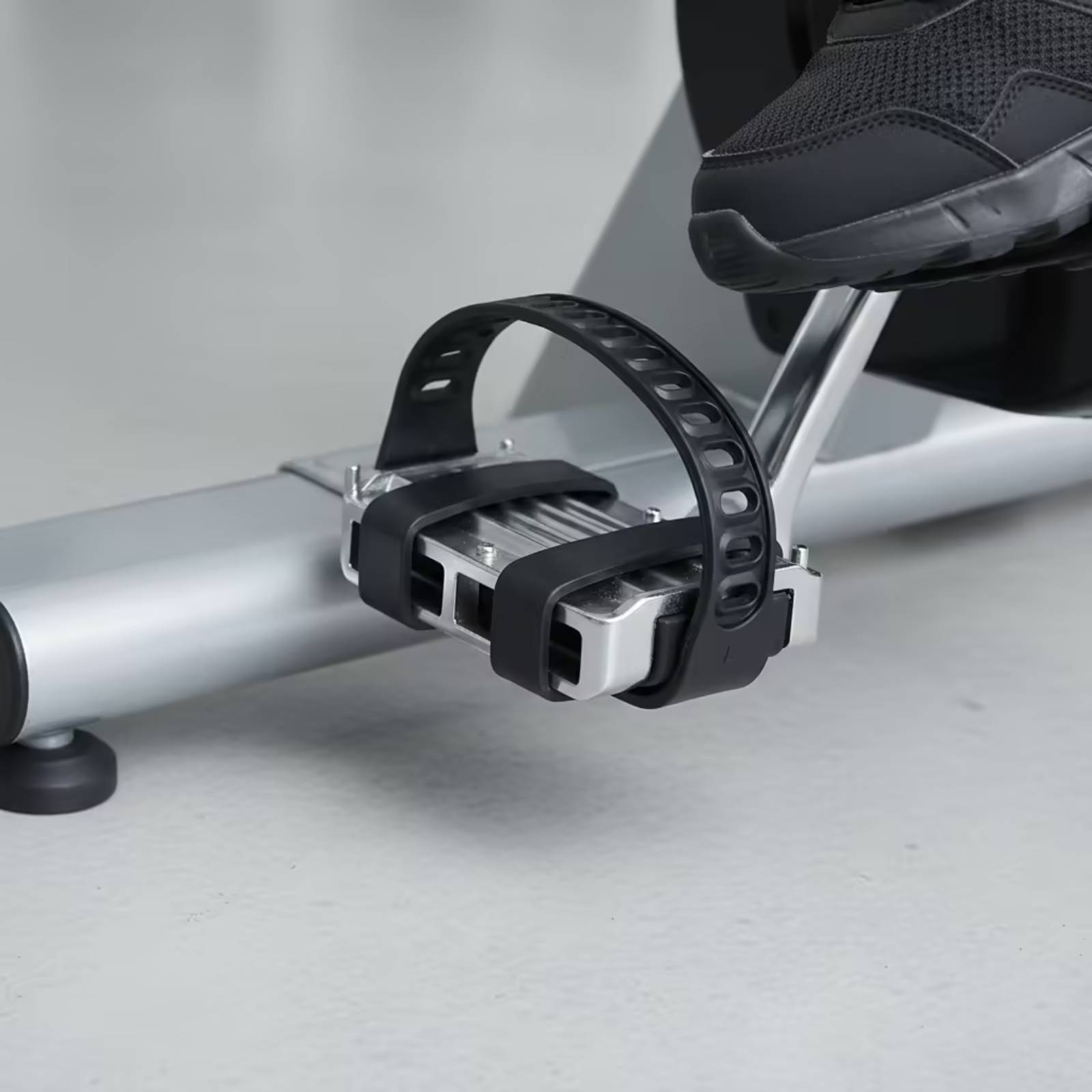 Exercise Bike Pedals with Stra - đánh giá và giá Home Gym Installation